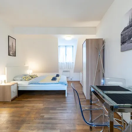 Mitte Apartmán *